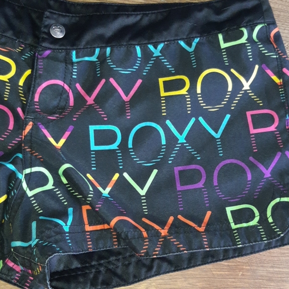 Black Roxy silk reversible shorts size 4 - Picture 12 of 17